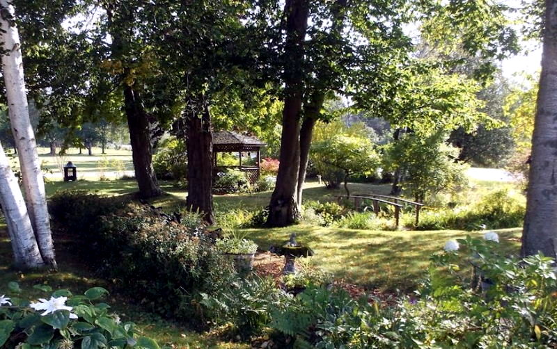 R & R Motel - Photo From Web Listing (newer photo)